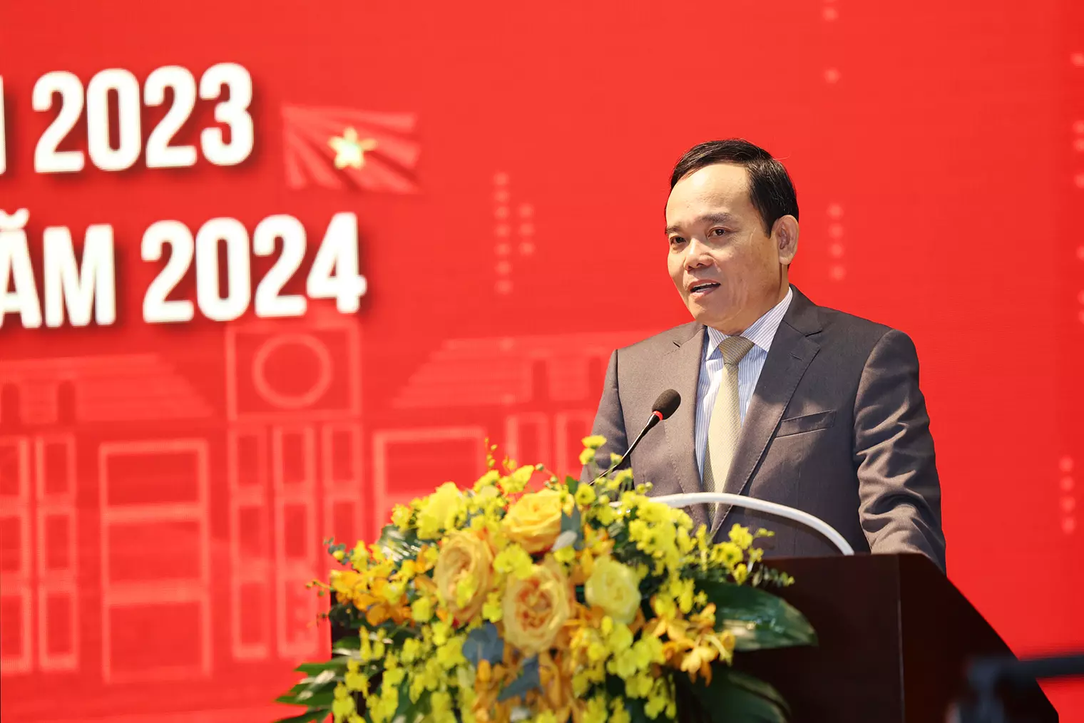phó thủ tướng chính phủ trần lưu quang phát biểu